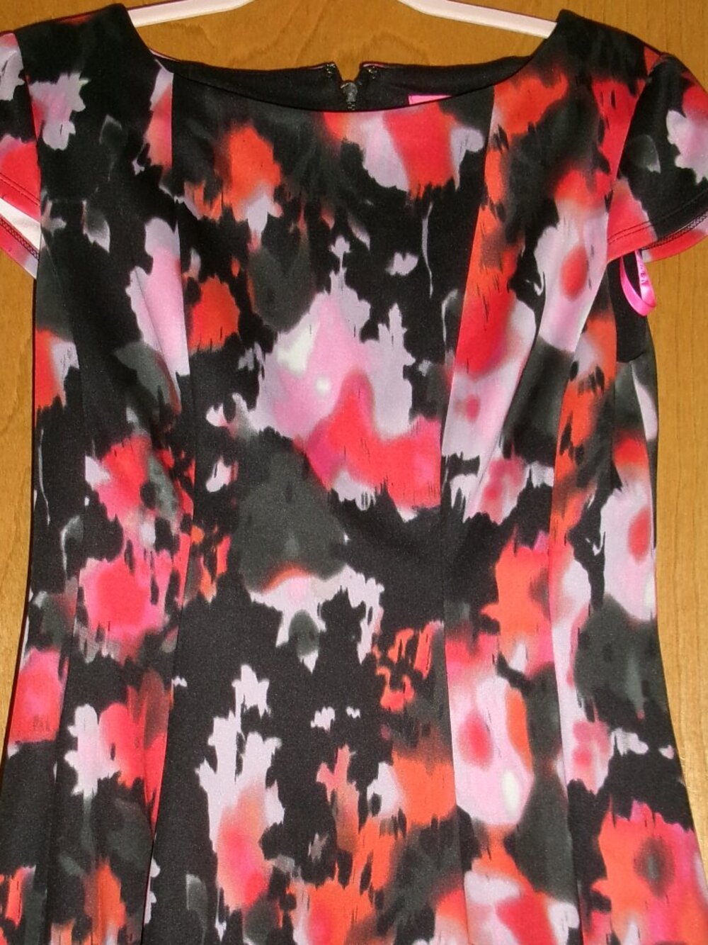 EUC Betsey Johnson Size 8 Floral Fit and Flare Dress